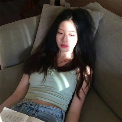 危机中的女人 封面